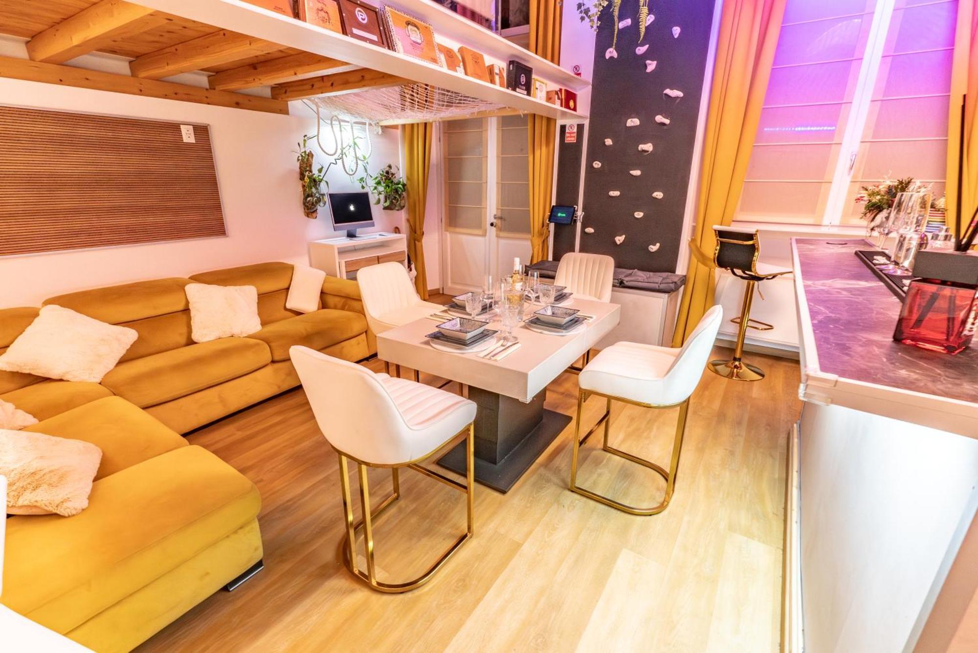Luxe & Central Haven - Jacuzzi, Sauna, Steam, Private Parking كومو المظهر الخارجي الصورة