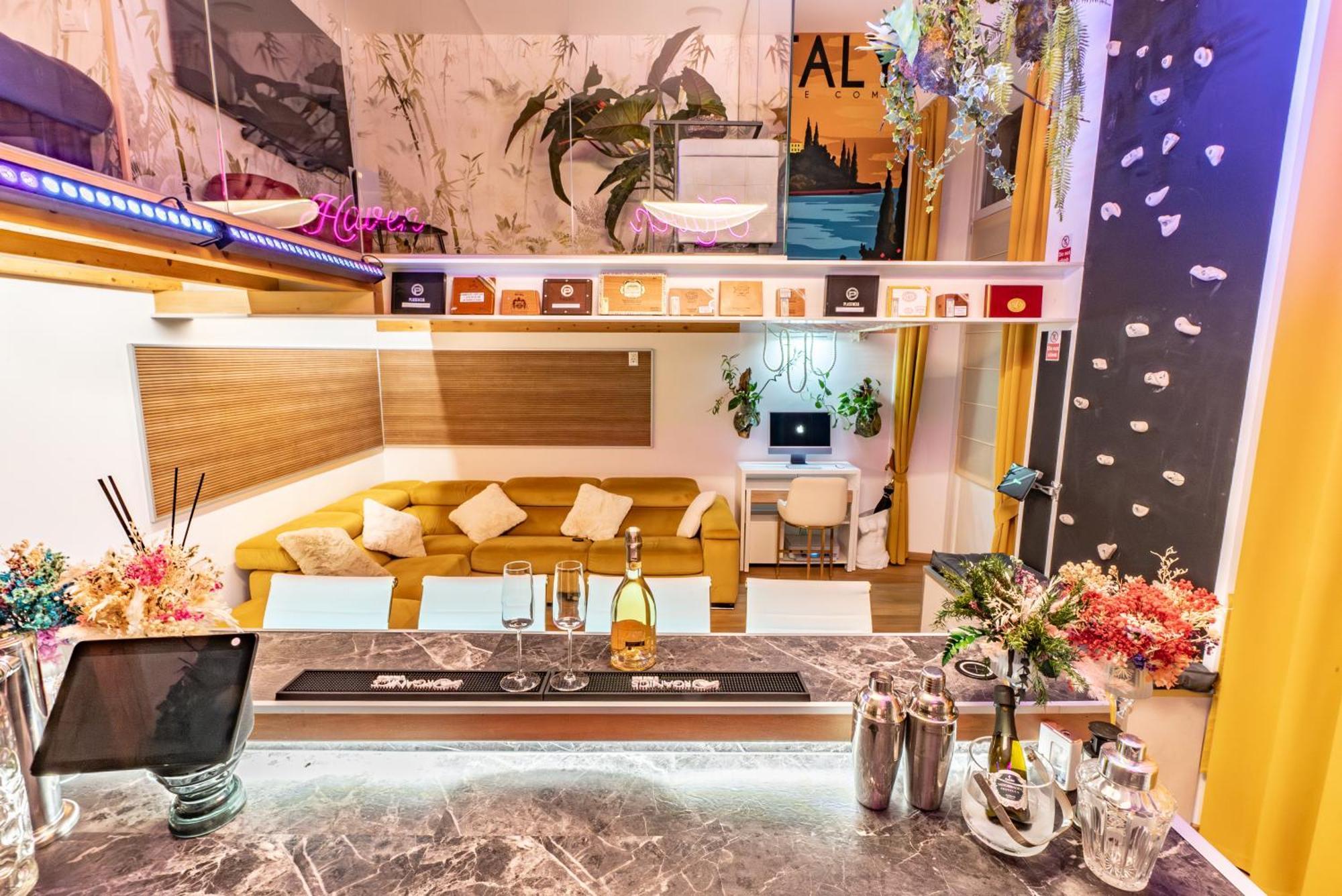 Luxe & Central Haven - Jacuzzi, Sauna, Steam, Private Parking كومو المظهر الخارجي الصورة