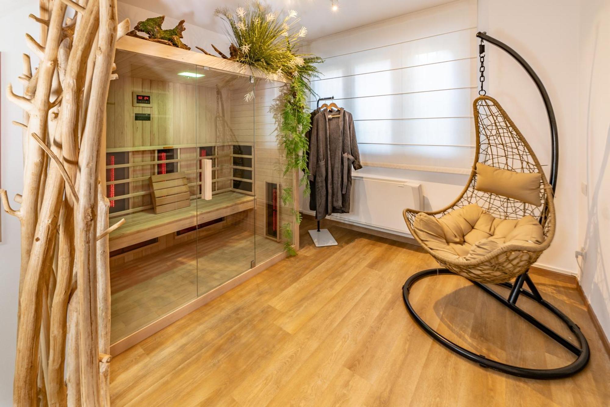 Luxe & Central Haven - Jacuzzi, Sauna, Steam, Private Parking كومو المظهر الخارجي الصورة