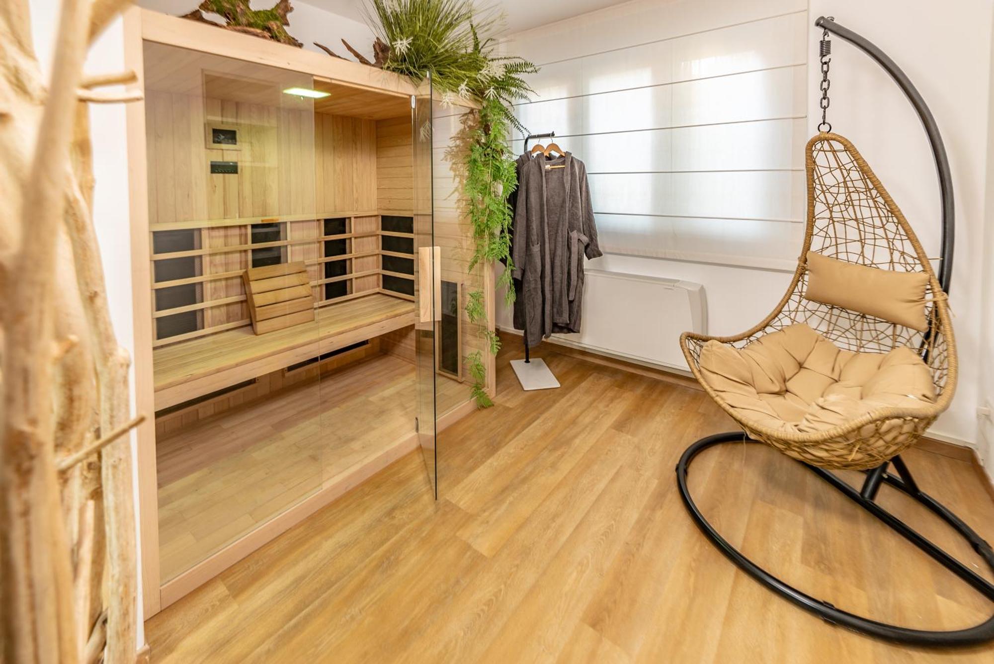 Luxe & Central Haven - Jacuzzi, Sauna, Steam, Private Parking كومو المظهر الخارجي الصورة